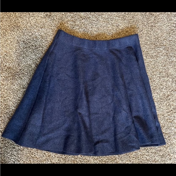 Classic Navy Blue Skirt - Picture 1 of 1